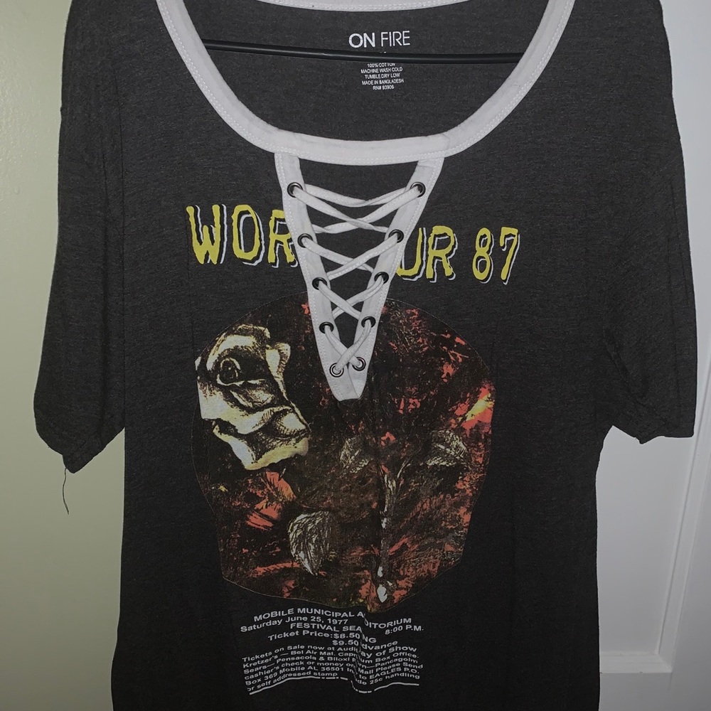 Criss Cross t-shirt